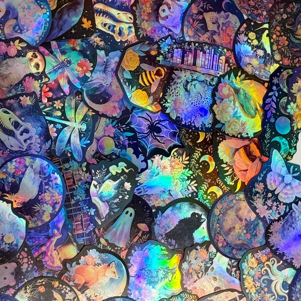 50 قطعة من ملصقات الكتابة على الجدران ذات المخلوق الإبداعي بالليزر الكرتونية - ديكور مقاوم للماء للقيثارات وأجهزة الكمبيوتر المحمولة والأمتعة DIY (متجر عوالم الرسوم المتحركة)