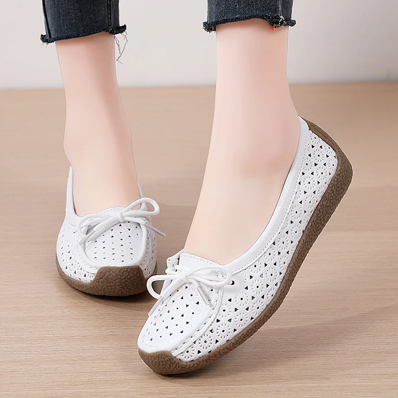 Summer Hollow-out Women's Leather Lazy Shoes Flat Casual Breathable Middle-aged and Elderly Moms Shoes