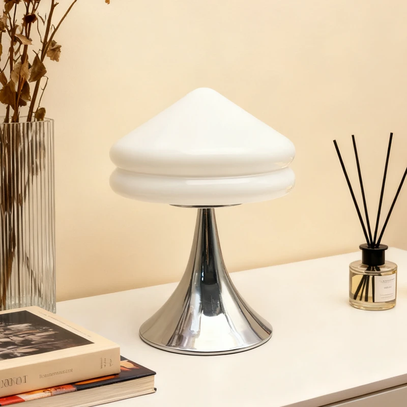 Pointed Hamburg Table Lamp Metal Horn Base Nordic Style Bedroom Bedside Table Lamp Modern Home Decorative Lamp