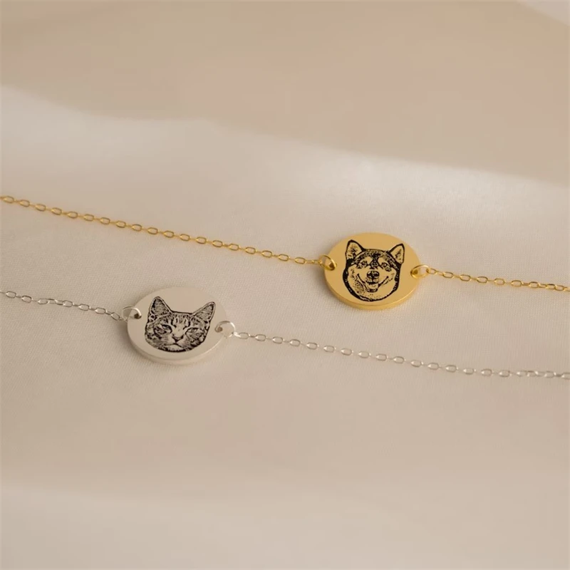 Creative Engraving Pet Name Adjustable Bracelet for Women Stainless Steel Round Pendant Bangle Support Customization