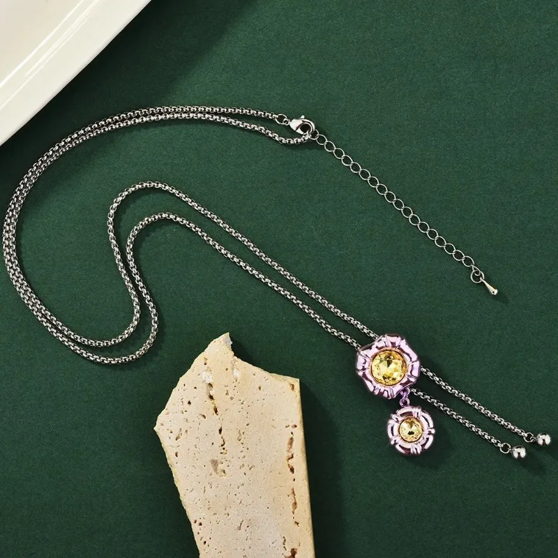 

The new dopamine series colorful stretch long necklace is a women's adjustable flower pendant necklace