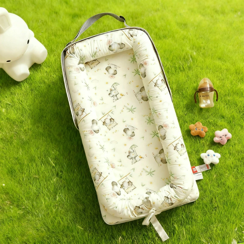

2026 New Baby Crib with Adjustable Rope Cute Cartoon Print Portable Bassinet Easy To Storage and Wash Foldable Toddler Bed