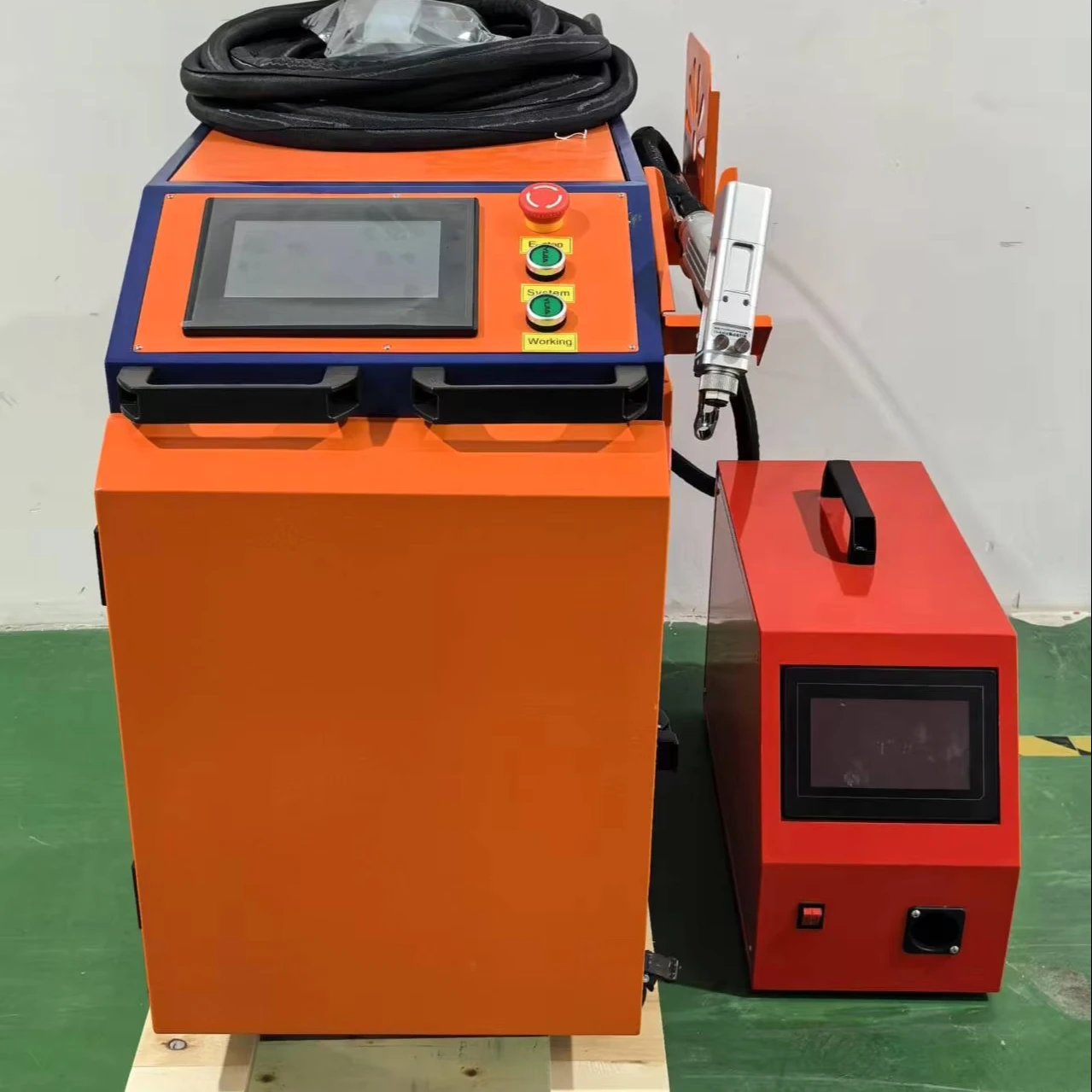 Handheld 3 In 1 Fiber Laser Welder 1000-2000W Optional Red Light Positioning Easy Operation Hardware Metal Fabrication Machinery