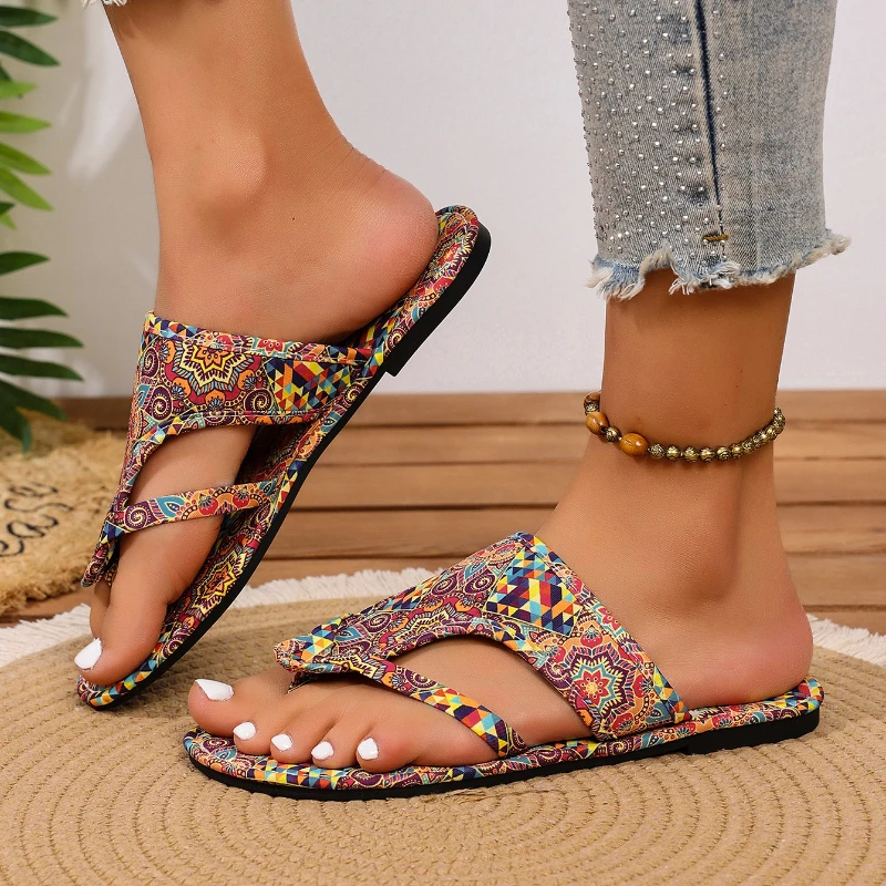 شباشب نسائية موضة جديدة 2025 صنادل مريحة مفتوحة من الأمام أحذية شاطئ خارجية منزلقة غير رسمية شرائح نسائية Zapatos De Mujer #1