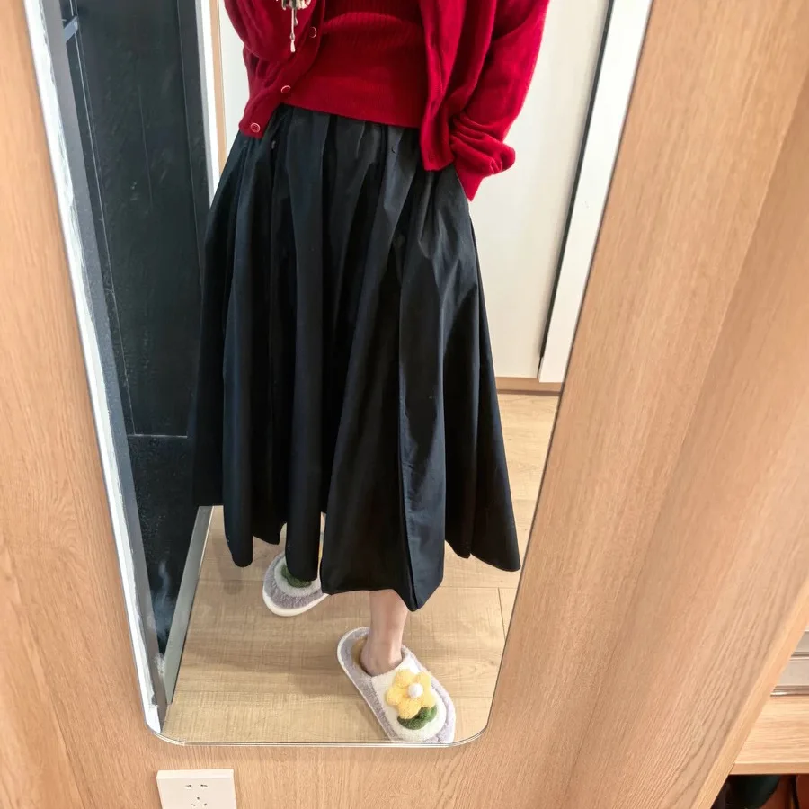 

Simple and fluffy A-shaped umbrella skirt design half skirt large swing skirt black women 030-0848