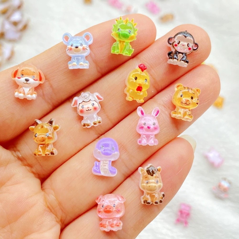 50 Stück niedliche Mini-Cartoon-Figuren aus Kunstharz: Schweine, Schafe, Affen, Hunde, Kaninchen, Serie Kunst-Nageldekorationen mit flacher Rückseite für DIY-Scrapbooking, Schmuck und Bastelarbeiten