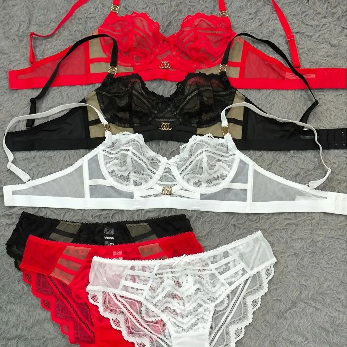 Ultra-thin section of  lace lingerie color clash underwear gathered to collect side breasts three-color bra set