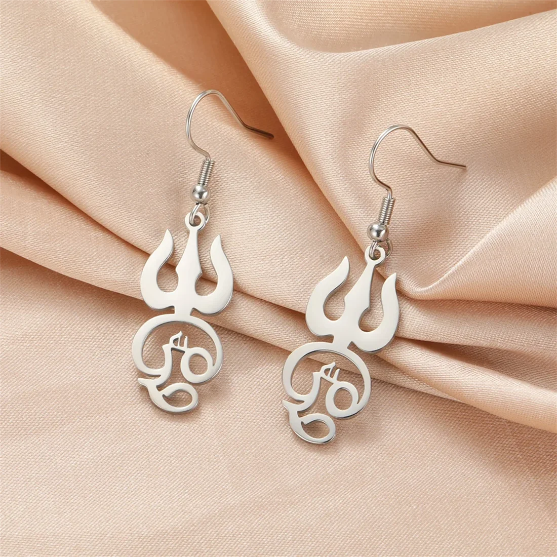 EUEAVAN India Tamil Om Symbol Pendant Earrings Stainless Steel Vintage Trident Yoga Shiva Symbol Earring Amulet Jewelry Gifts