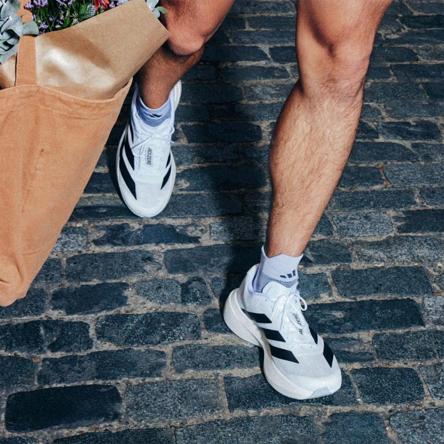 حذاء الجري Adidas الأصلي الجديد للرجال الكلاسيكي خفيف الوزن وجيد التهوية JH6206