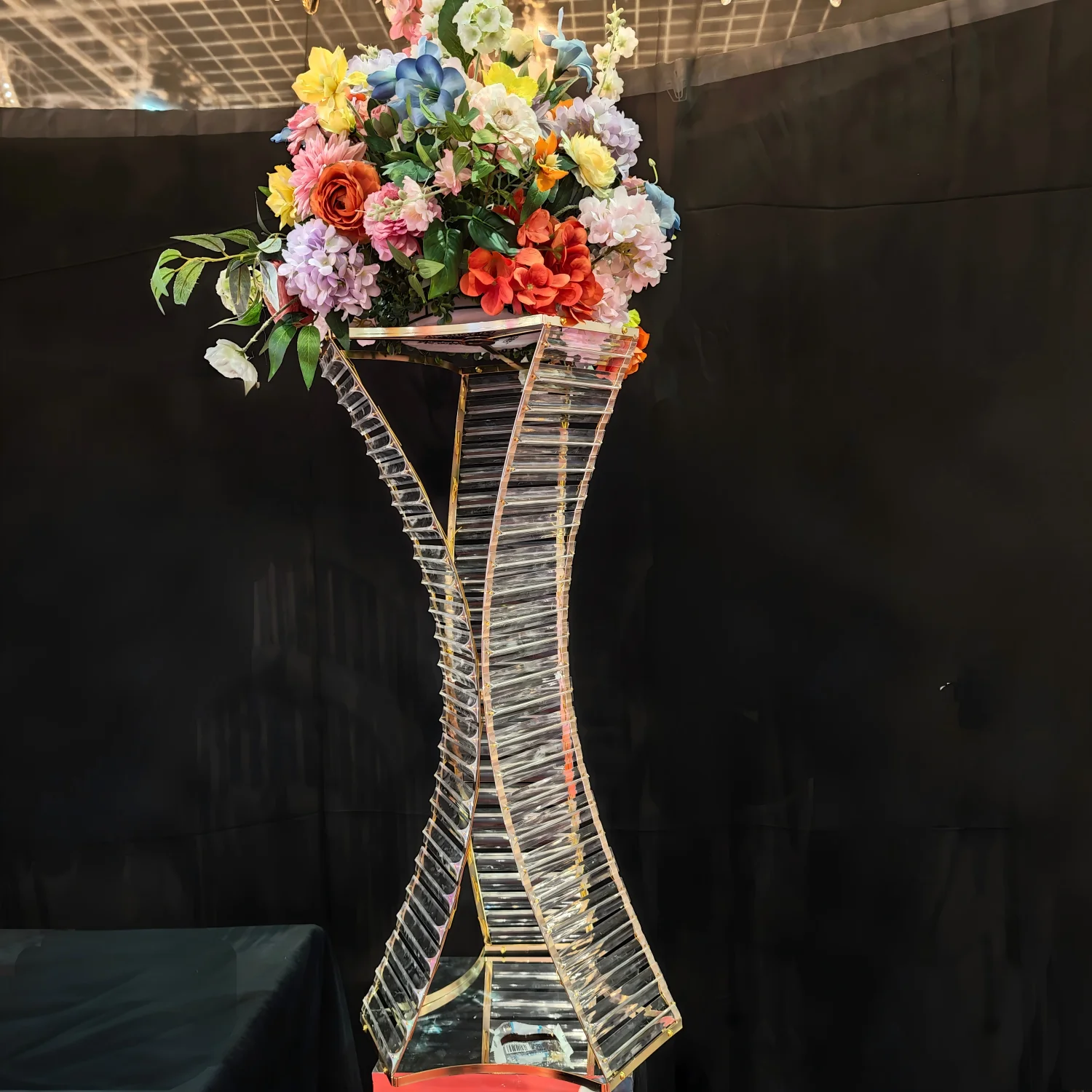 Klarer Acryl-Metall-Blumenständer in Trompetenform, Hochzeitsgang-Mittelstücke, Dekoration für Veranstaltungen, Partys, Feiertage und Zuhause, 5/10 Stück – Detail 4