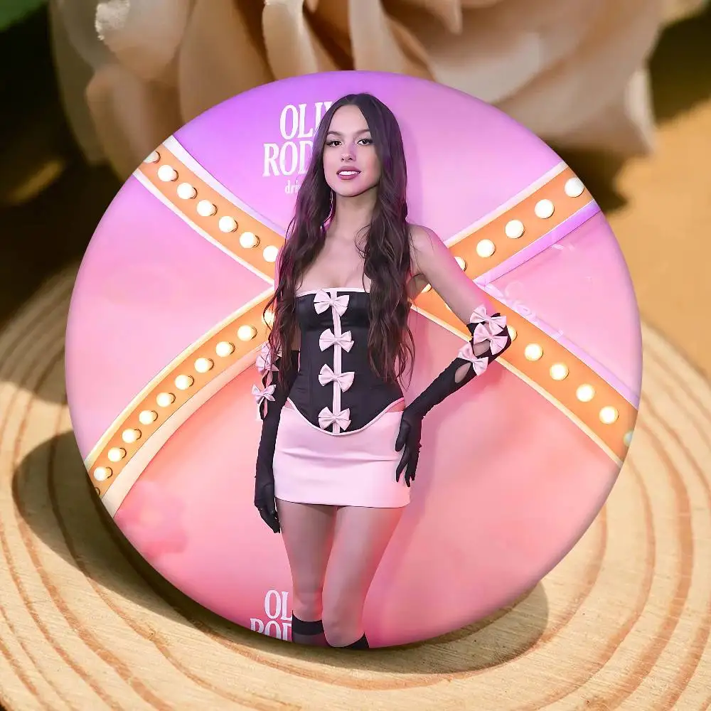 أوليفيا رودريجو شارات 32/44/58 مللي متر دبابيس كرتونية مستديرة دبابيس يدوية لحقيبة الظهر مجوهرات اكسسوارات هدايا شارة إبداعية