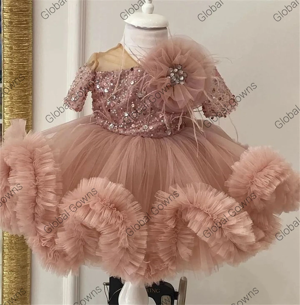 Lovely O Neck Flower Girls abiti per matrimonio Ruffles Tulle Beaded Pageant Dress Kids Feathers Party Prom Birthday Ball Gowns