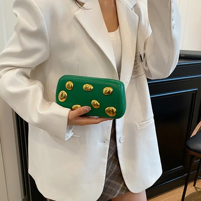 

Women's Retro Metal Banquet Bag Versatile Underarm Fashion Single Shoulder Crossbody Bag for Stylish Storage