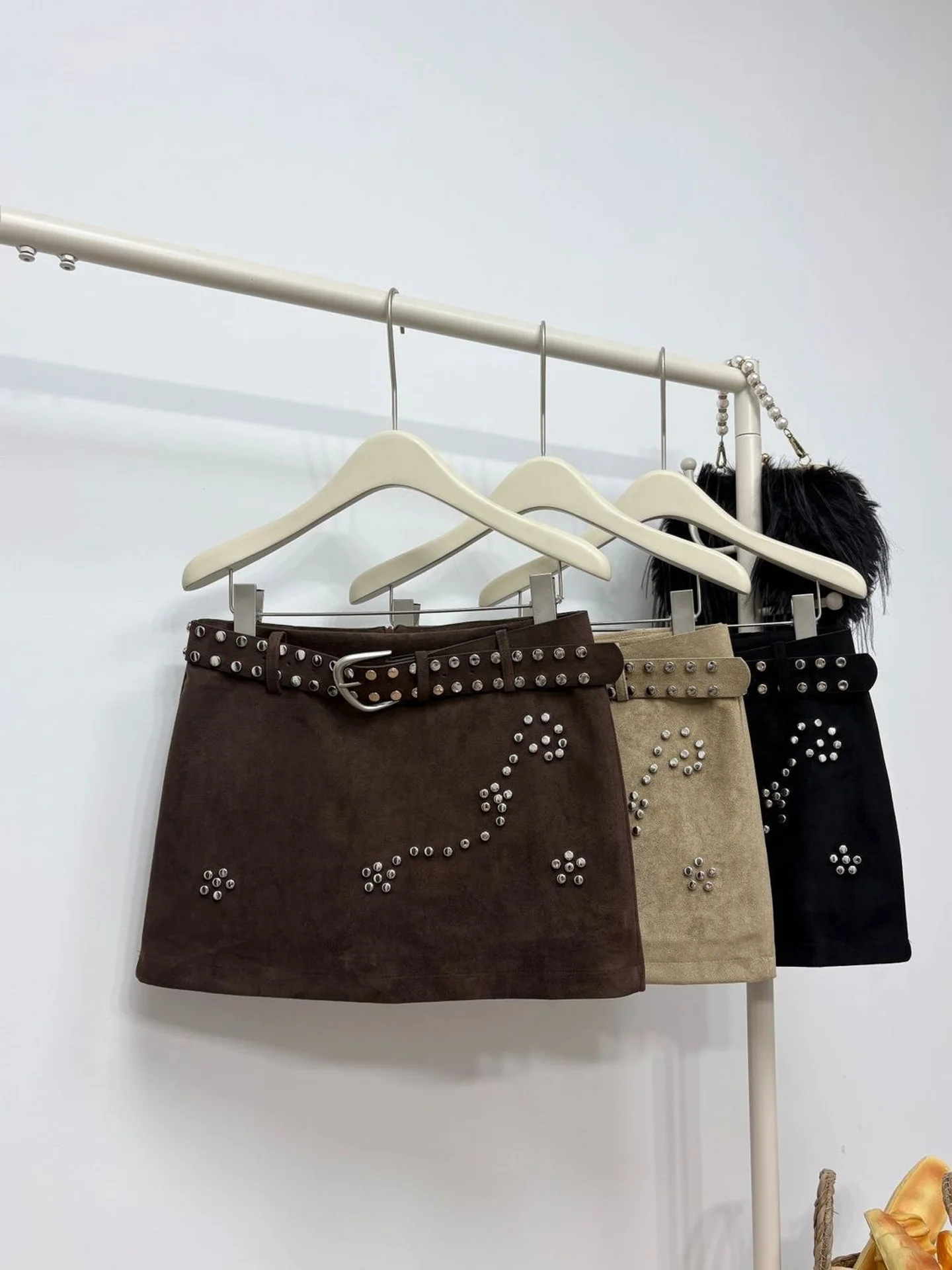Cool Sweet Spicy Short Skirt Women's Suede Half-length Skirts Autumn New Design Heavy-duty Rivet Short Skirts Korean Style Co...