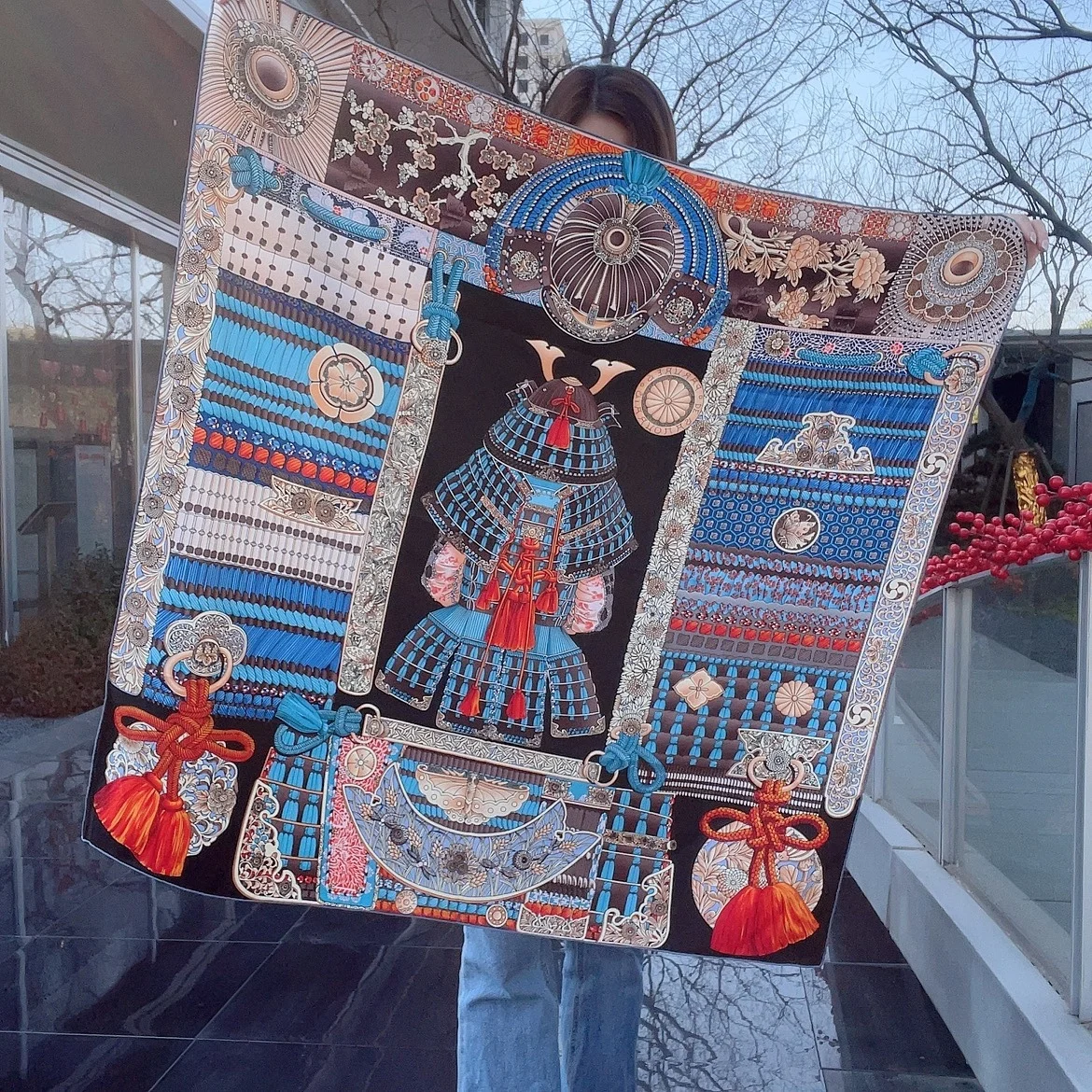 Дизайнерский шелковый шарф 90 см