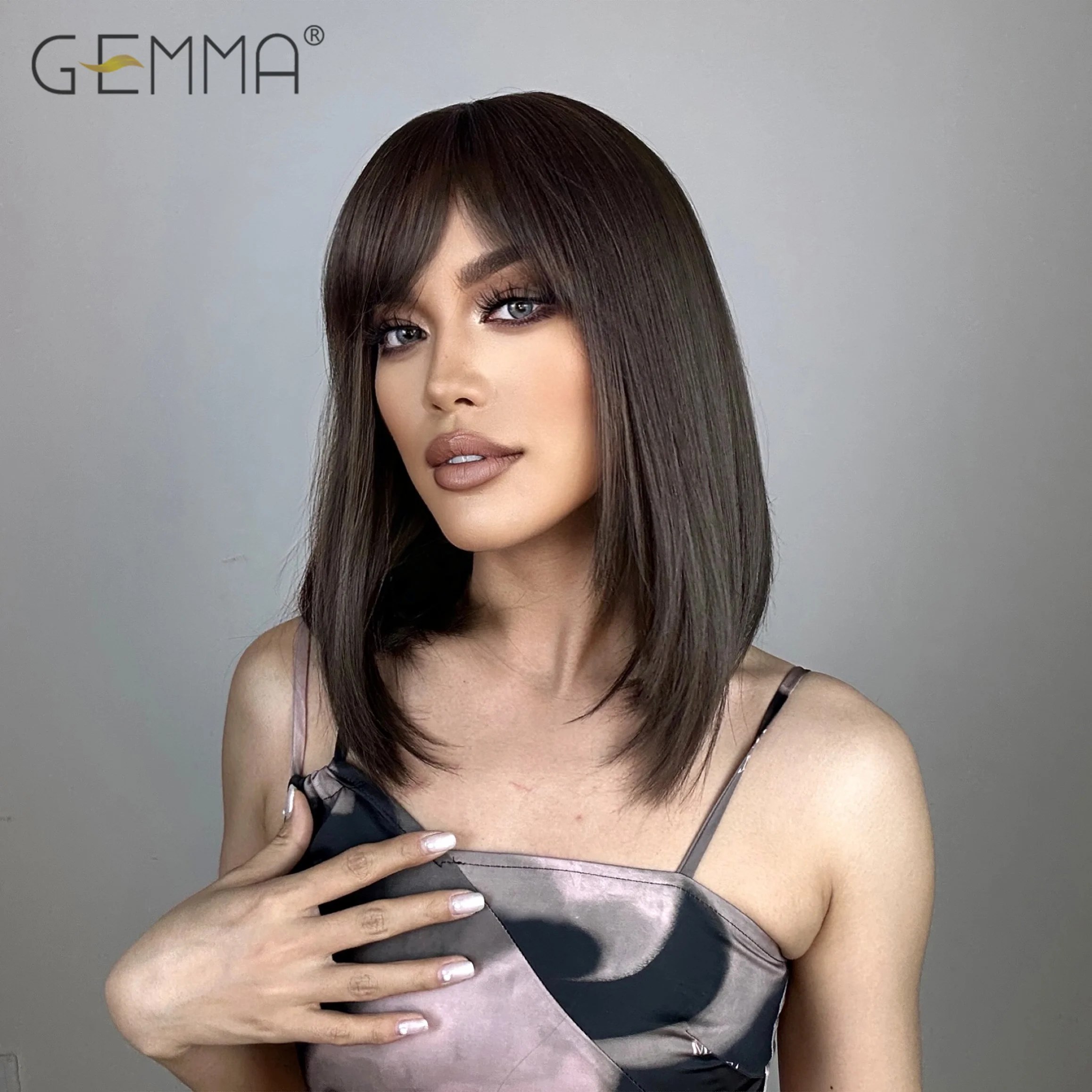 GEMMA Honey Brown Straight Synthetic Wig with Bangs Shoulder Length Wigs for Women Cosplay Daily Hair Wig Heat Resistant Fiber