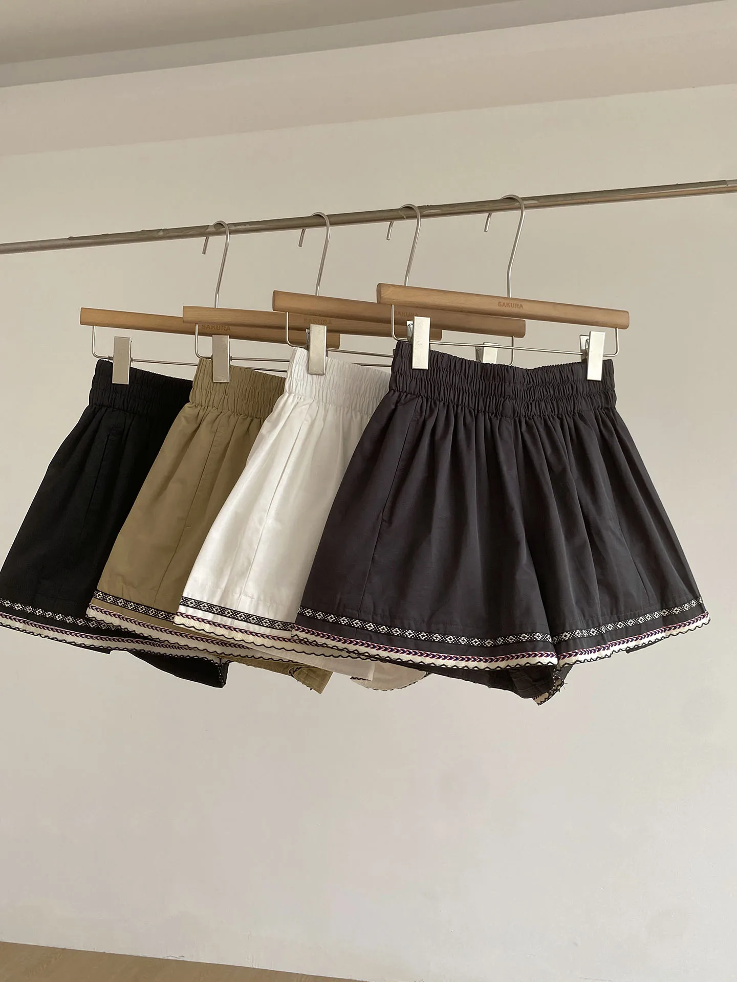 Bohemian High Waist Wide Leg Short Pants Women Summer Loose Slimming Small Size Casual Lace Decoration Hot Pants