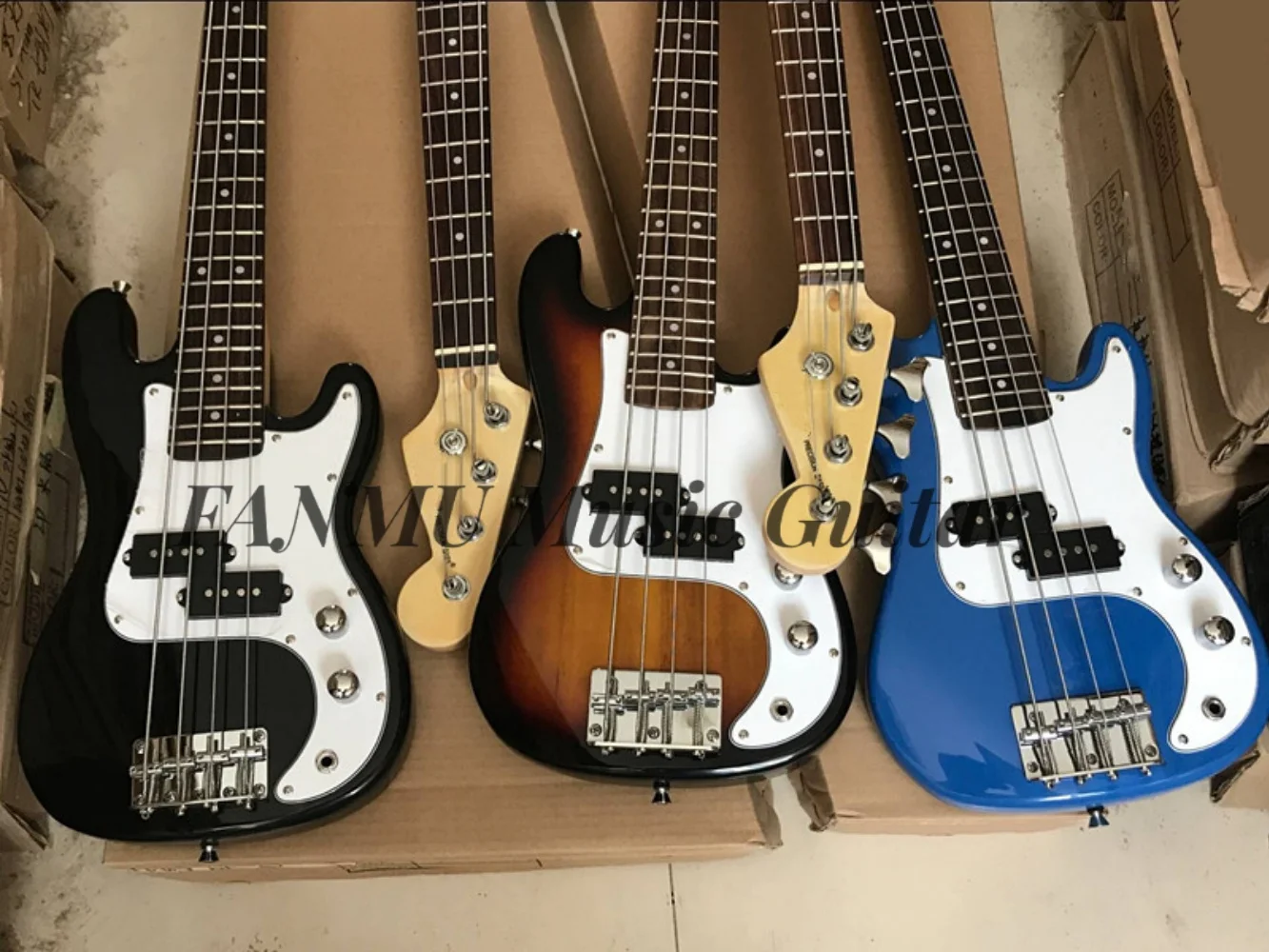 Kid's bass guitar, 4 string small-sized bass, fixed bridge, paulownia body, maple neck, white pickup guard,Children's bass