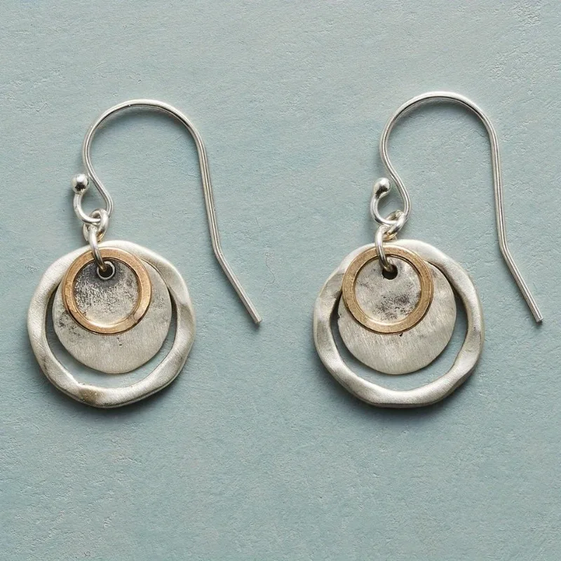 

Женские серьги серебристого цвета в винтажном стиле, простые, креативные, металлические, с ручной резьбой, висячие серьги для женщин