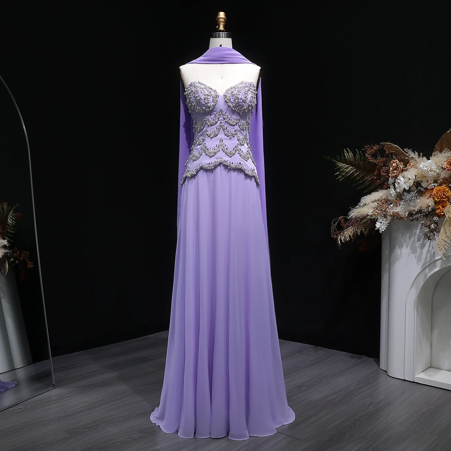 Sharon Said Lila Elegantes Abendkleid mit Schal Luxuriöses Perlenbesetztes Paillettenbesetztes Formelles Anlass-Partykleid für Damen SS753 Maßgeschneidert – Detail 4
