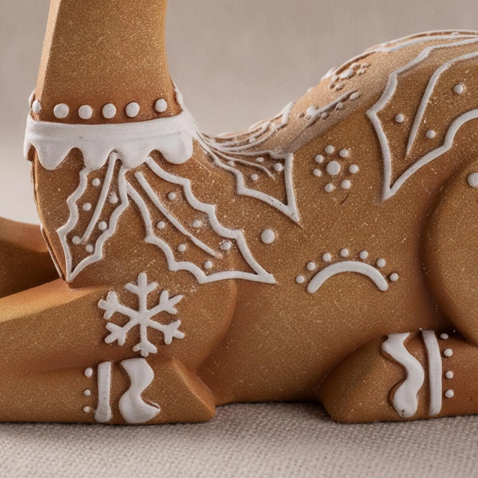 Resin Reindeer Sculpture Christmas Figurine Decor for Mantel Shelf Countertop Holiday Seasonal Winter Wonderland Decoration Gift