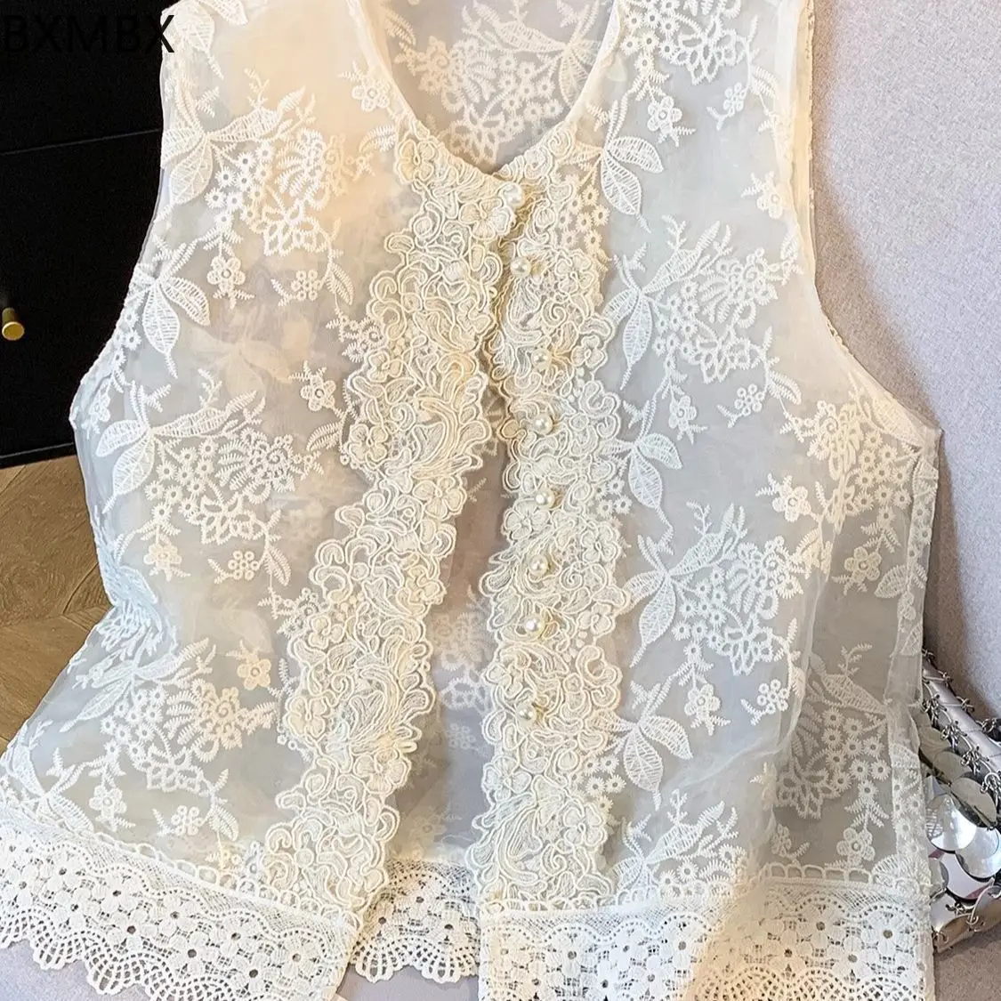 New Chinese Embroidery Crew Neck Vest Women's 2025 Summer New Sleeveless Skinny Jacket Embroidery National Style Lace