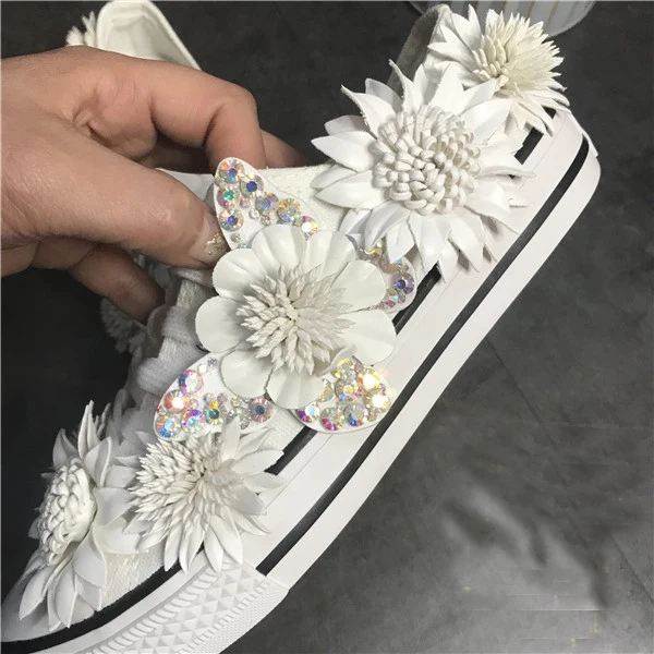 Handmade New White Flower Canvas Shoes for Women Rhinestones Students Lady Casual Shoes White Flat Sneakers Size 35-44