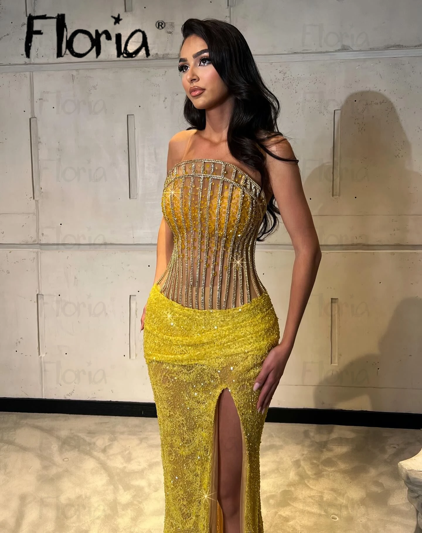 Gorgeous Women Bright Yellow Cocktail Dresses Lace High Split Party Prom Gowns Sparkly Sequins Beads Sleeveless Vestido De Noche