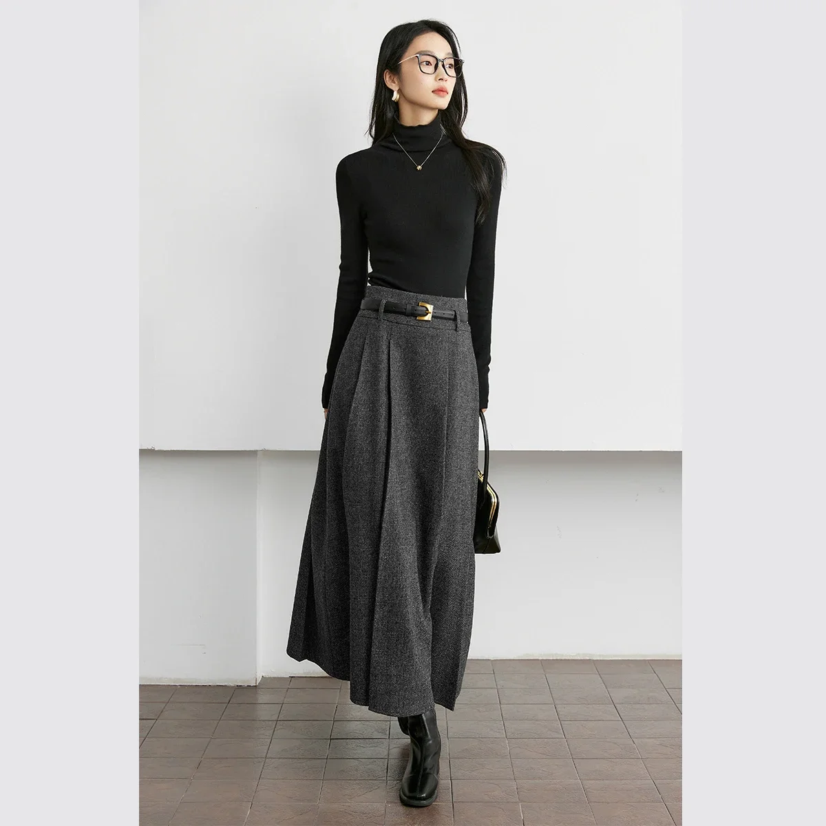 VIMLY Elegant Simple 37.2% Wool Blended Pleated Skirt Winter High Waist Stereo Heavy Duty Skirt For Women Office Lady Clothes