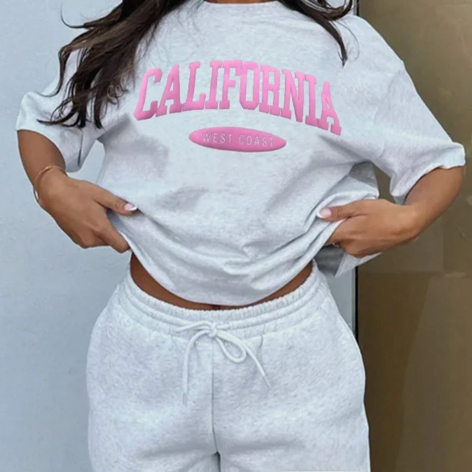 

Летний повседневный женский спортивный костюм с буквенным принтом, персонализированный комплект Faion, полиэстеровая ткань для отдыха, для женщин среднего возраста