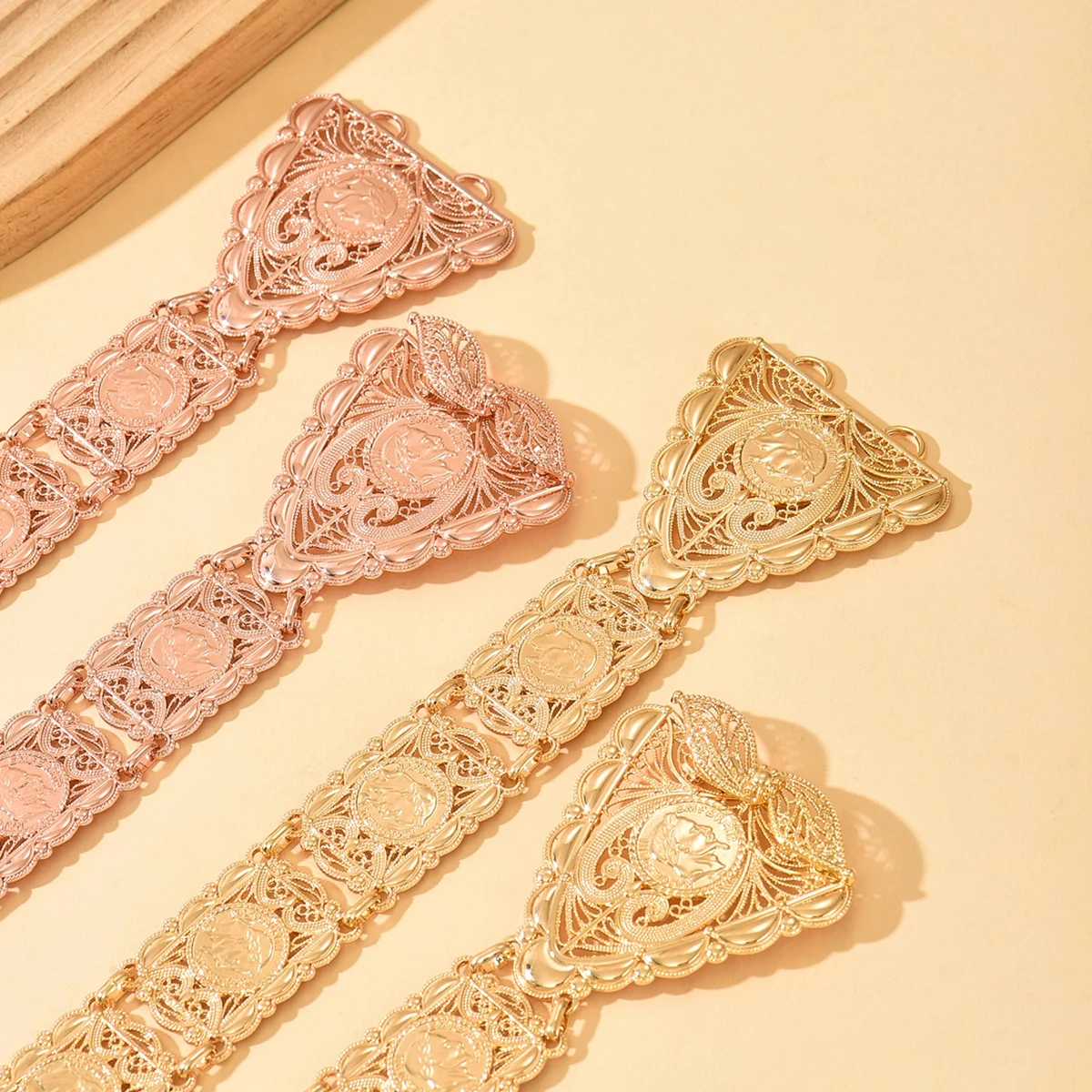 Retro Style Metal Carved Waist Belt with Exquisite Hollow Craft Ethnic Accessory for Brides Wedding Dressing Waist Belt