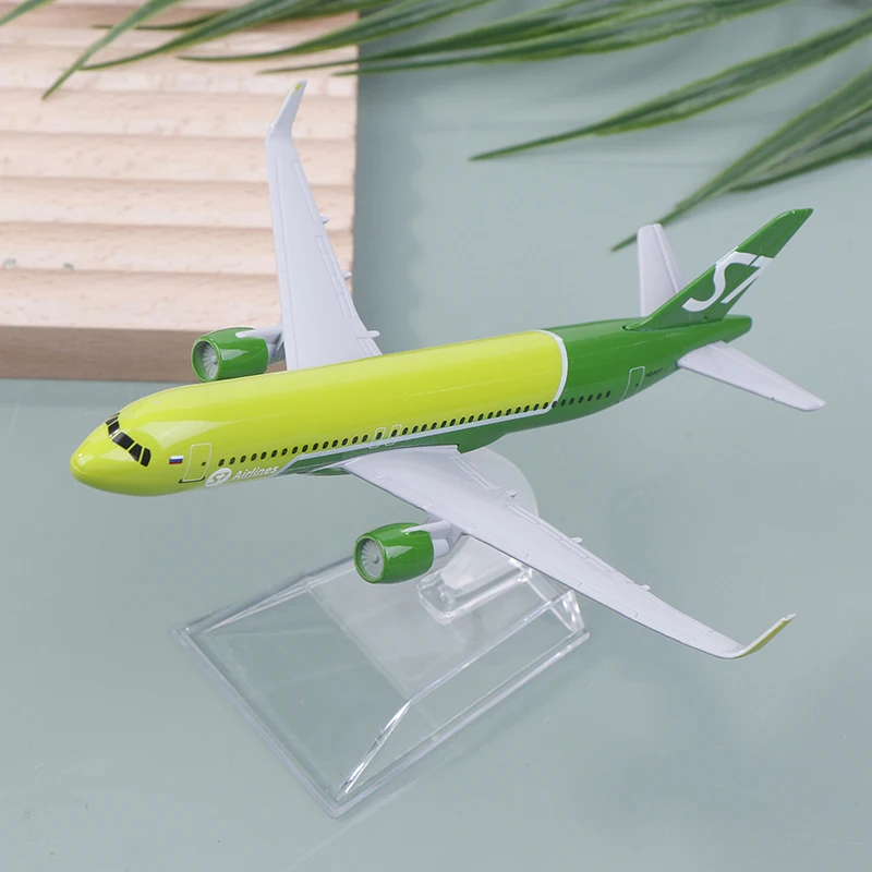 16cm Green Diecast Metal 1:400 Scale Planes Russia Siberia S7 Airlines Airbus A320 Plane Model Alloy Airplane Aircraft Model