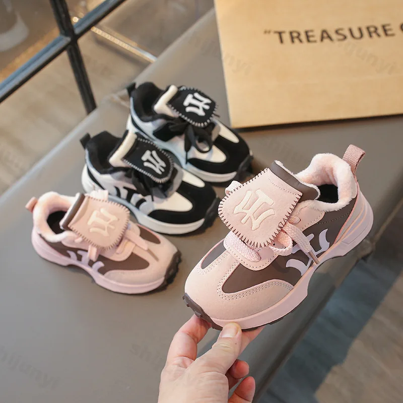 

Модная тенденция для девочек, повседневная плюшевая обувь на толстой подошве, осень 2024, детские низкие удобные универсальные хлопковые массивные кроссовки