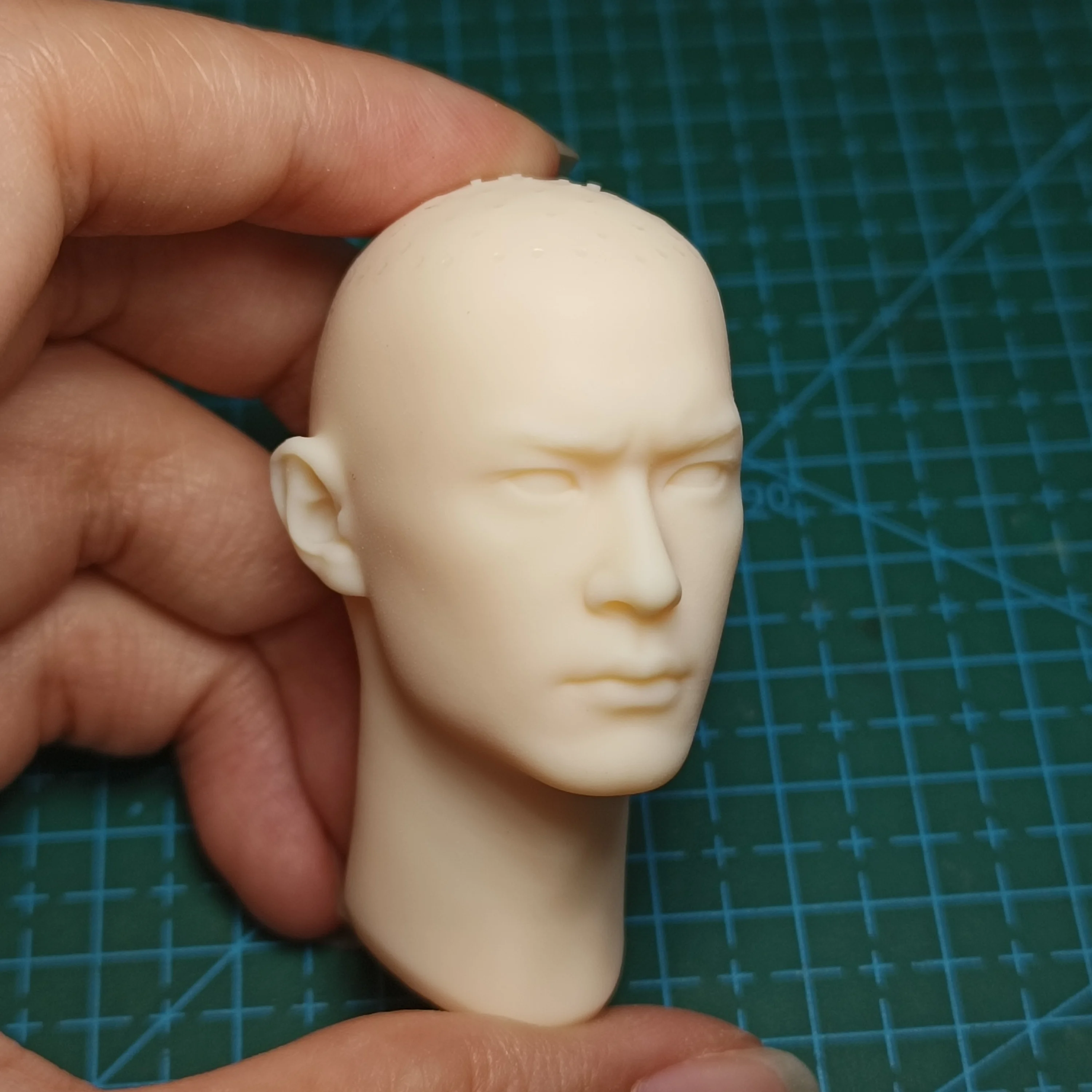 

Louis Koo Tin Lok Singer Long Neck Soldier Head Sculpt 1/6 Scale Model Soldier Carving Fit 12'' Inch Action Figure Toys