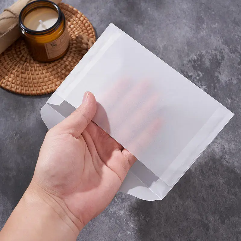 Pacote com 50 Envelopes de Papel Vellum Semi-Transparente Simples, Acabamento Fosco para Postais, Cartões de Saudação e Convites de Casamento