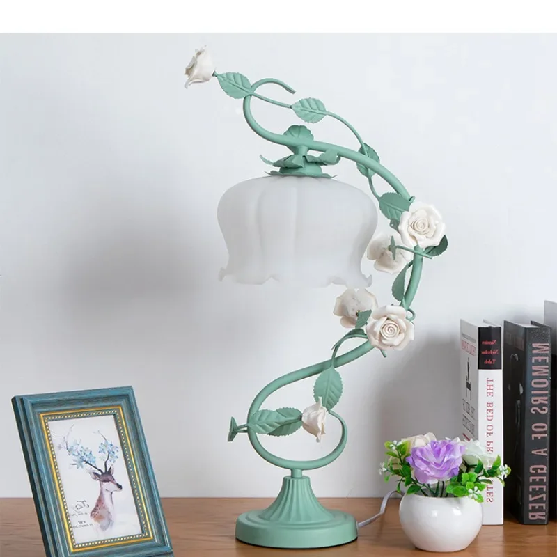 American Pastoral Bedroom Bedside Retro Warm Flower Table Lamp