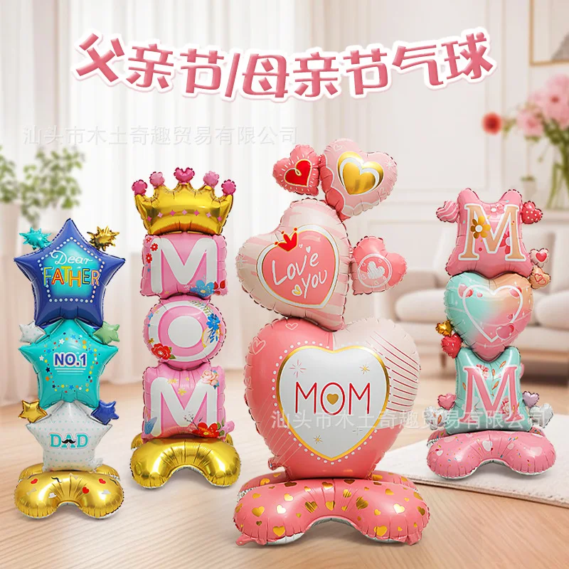 Cartoon clown-shaped balloon setting up a street stall Children's birthday party scene layout