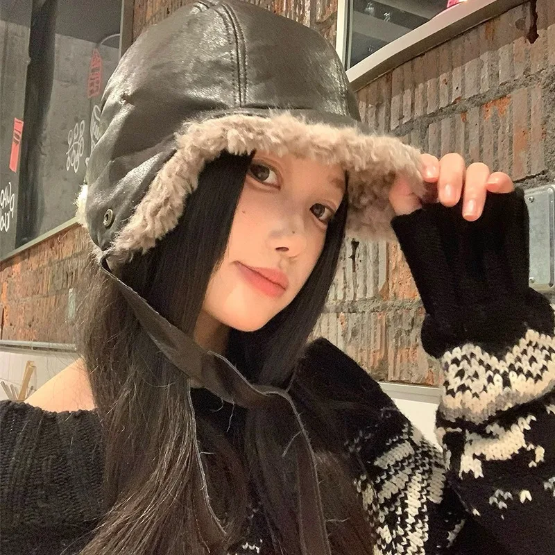 

Новые зимние теплые кепки-пилоты из искусственной кожи, мужские и женские уличные универсальные велосипедные флисовые утолщенные шапки-бомберы на шнуровке