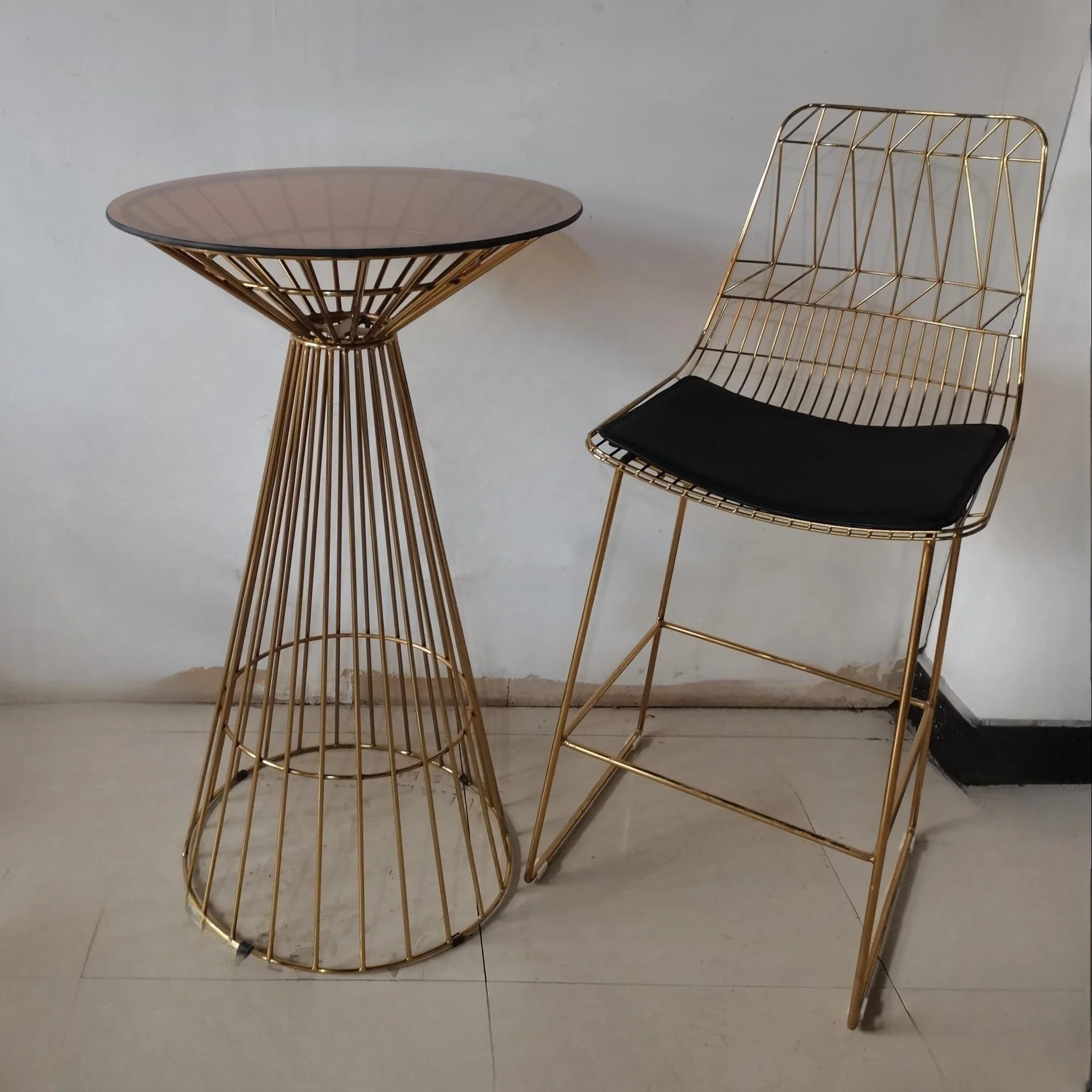 

wholesale stackable luxury Modern Furniture gold metal frame hand made Outdoor home events Bar stools Bar Chair wire chair
