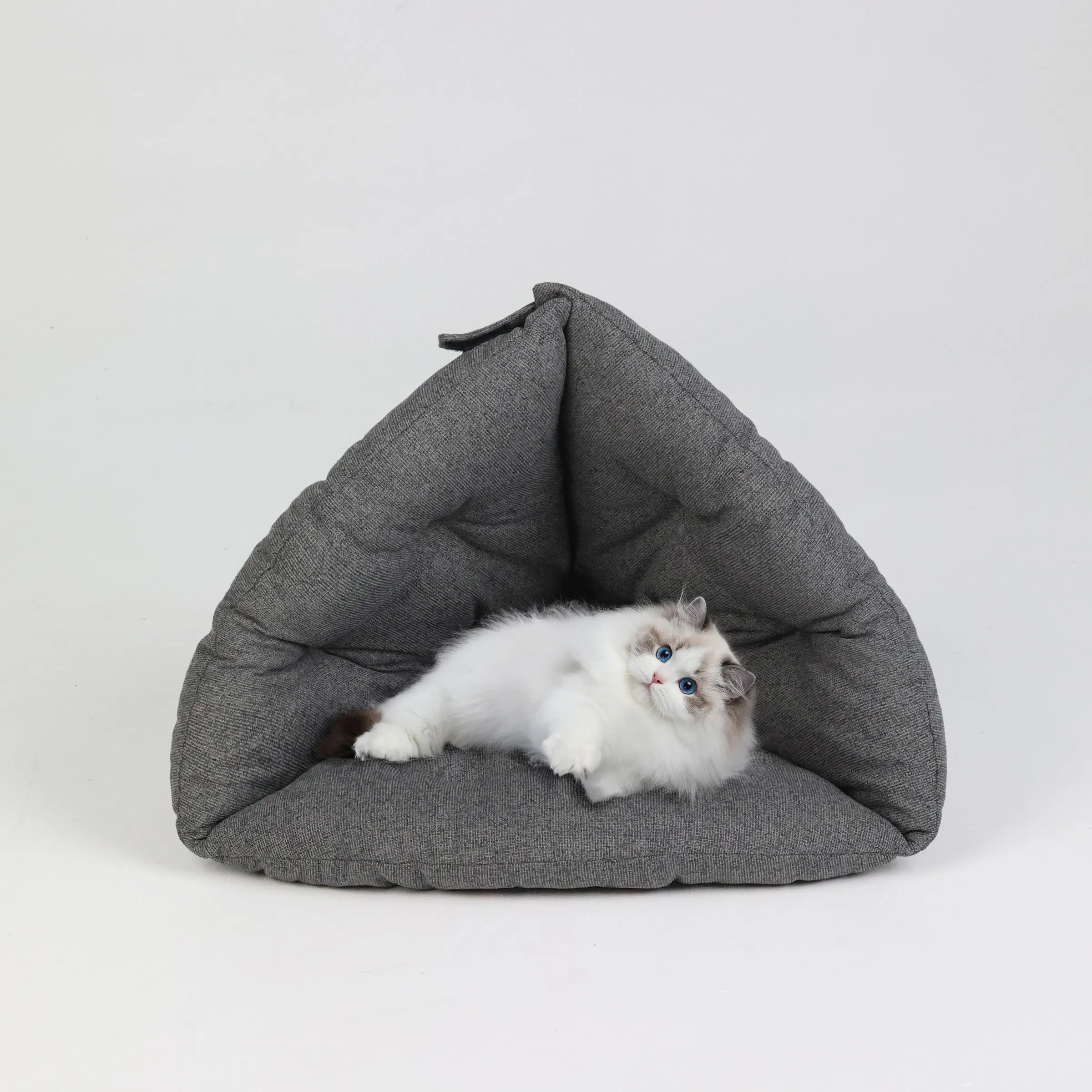 

Cozy Modern Cat Bed - Soft, Warm Pet House for Small Dogs & Cats, Indoor Sleeping Tent with Plush Mat