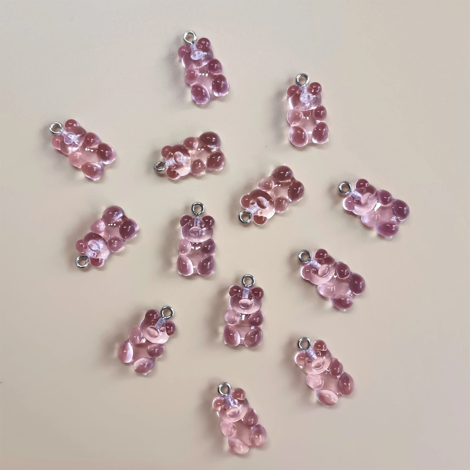 20 Stück bunter Süßigkeiten-Teddybär-Gummie-Schmuck, DIY-Anhänger, niedliche Ohrring-Halskette, kreative Entdeckung, 20 x 10 mm