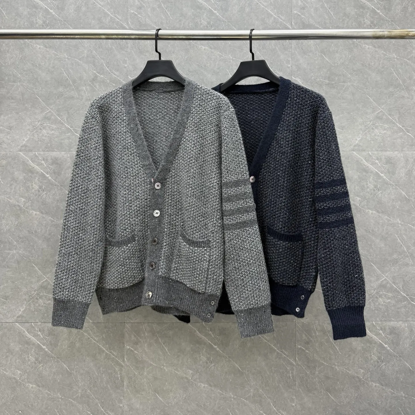 

Высококачественный утепленный кардиган с узором в виде камуфляжа, повседневный универсальный мужской вязаный шерстяной свитер с длинными рукавами и V-образным вырезом