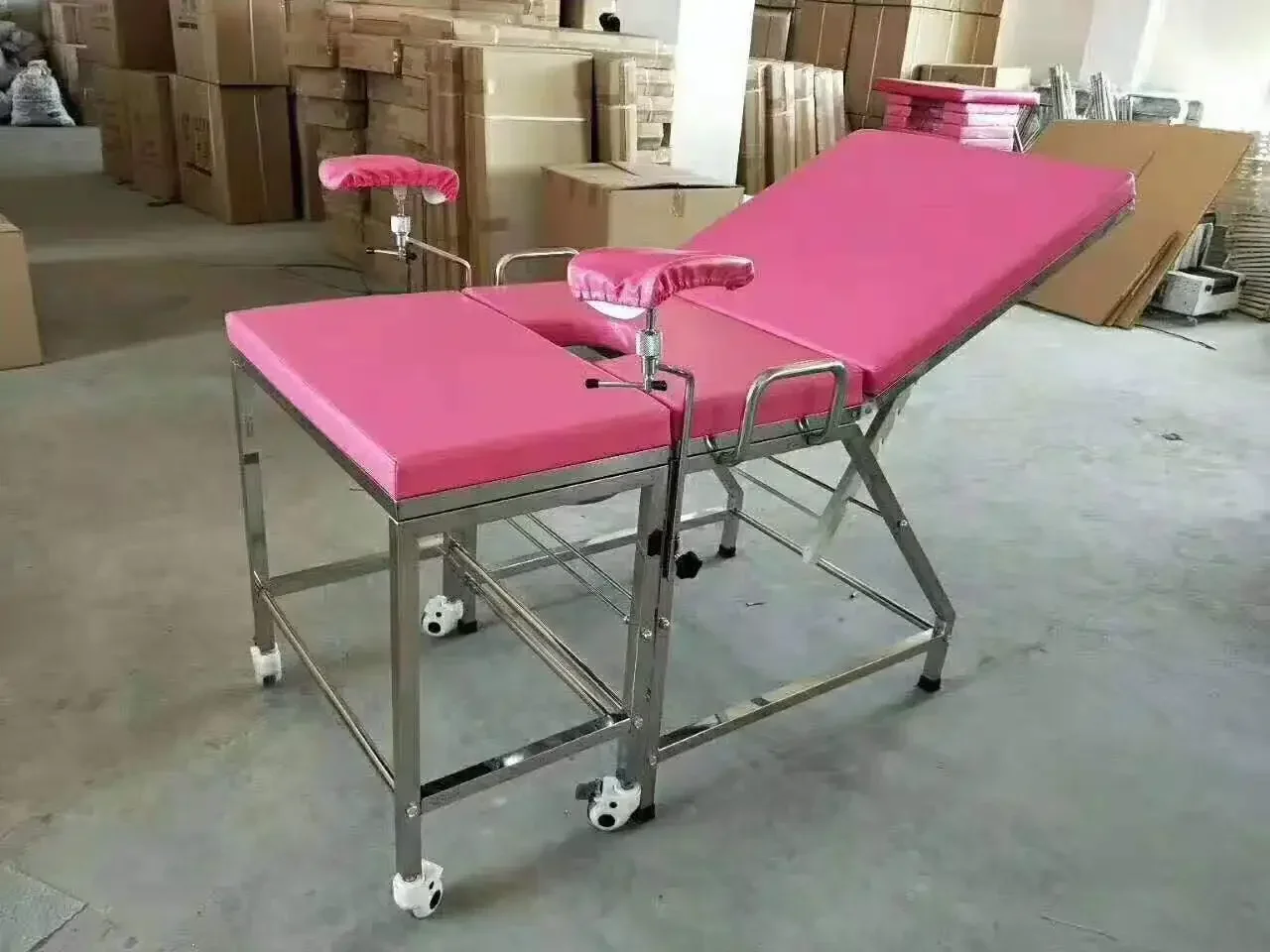 YYHC Thickened stainless steel gynecological examination chair high-quality gynecological obstetric bed artificial birth bed