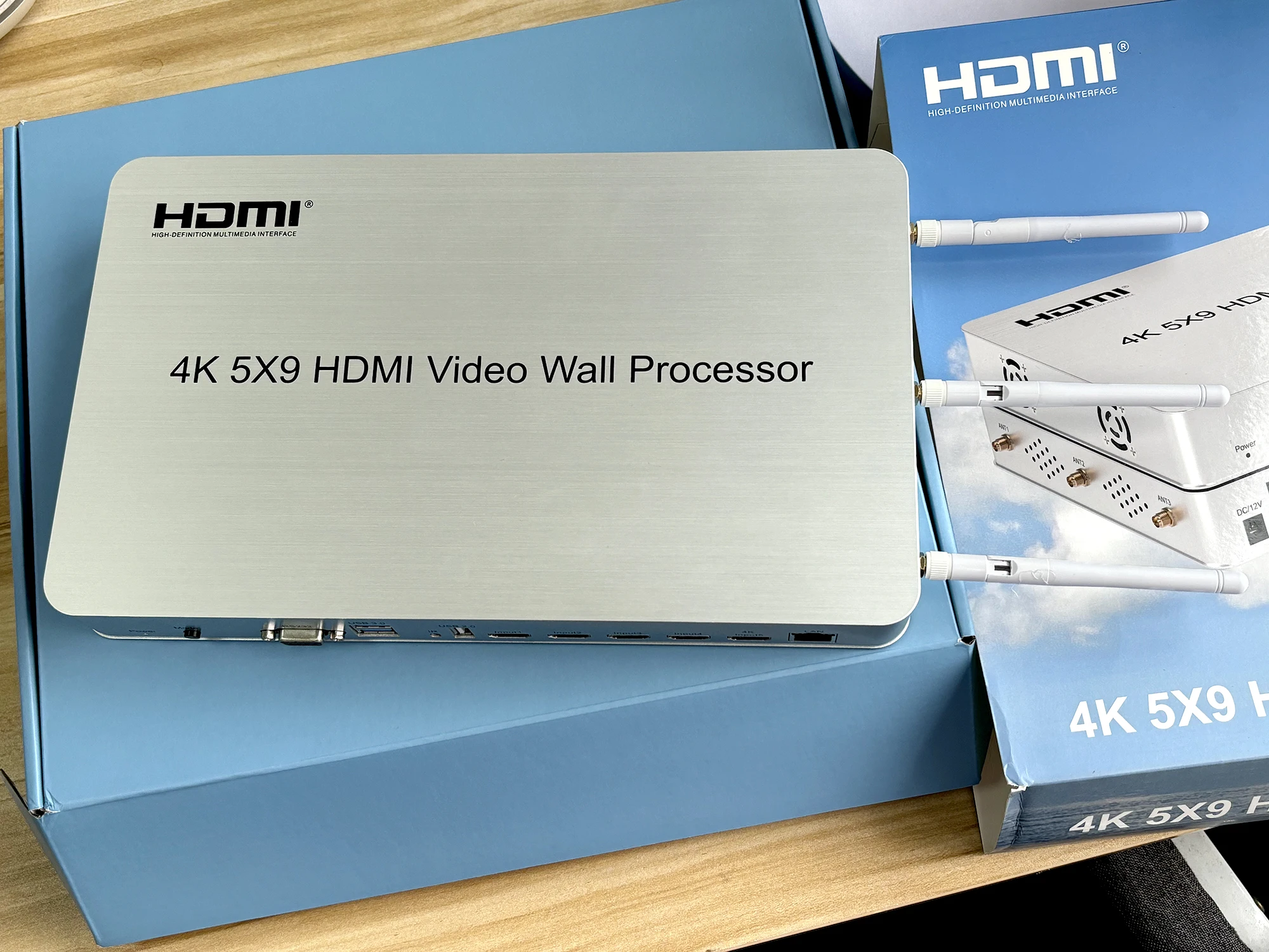 

Free Rotate Zoom in Out Move 5x9 HDMI Video Wall Controller 4k Horizontal Vertical Portrait Screen Splicing Processor TV Splicer