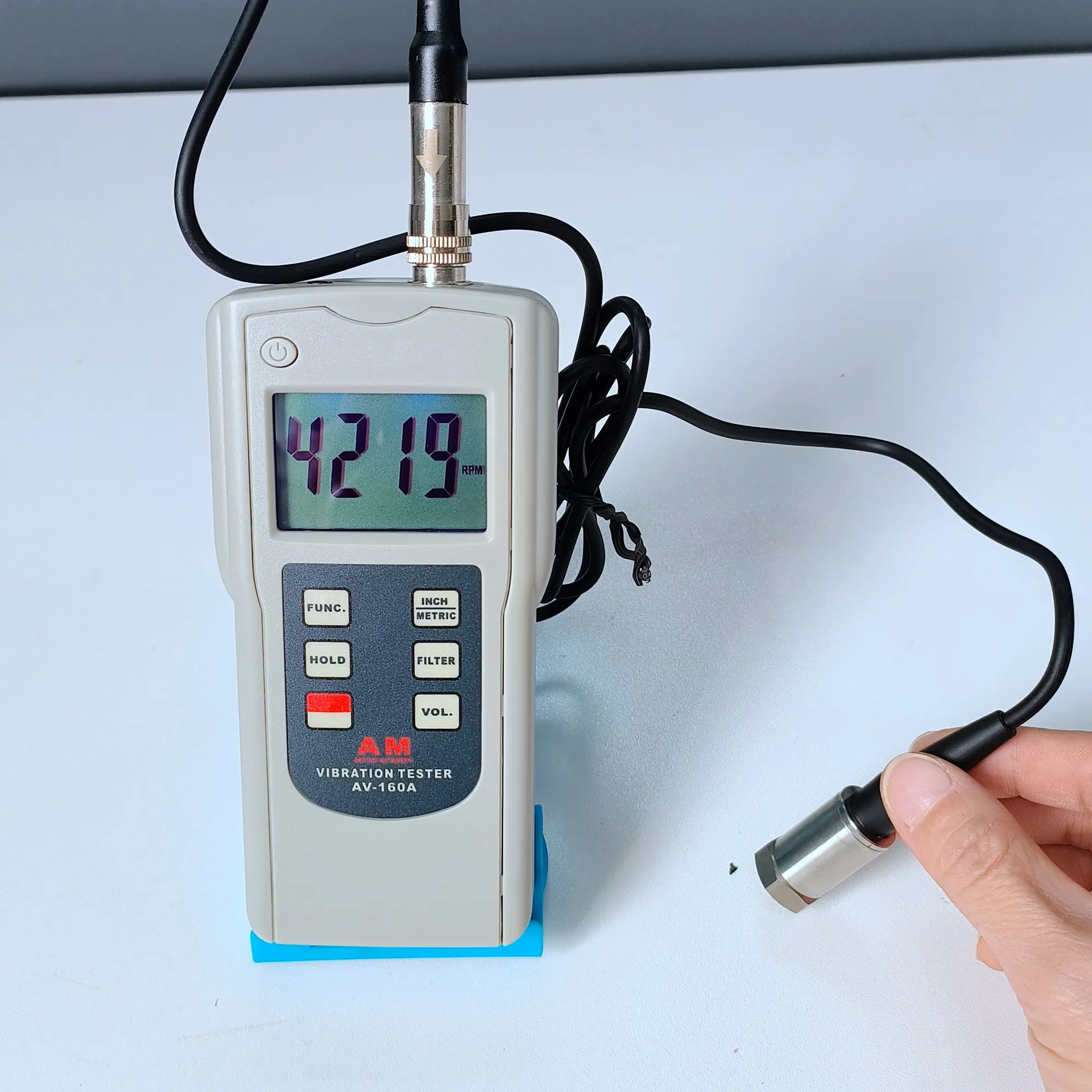 

Portable vibration analyzer instrument for mechanical equipment test