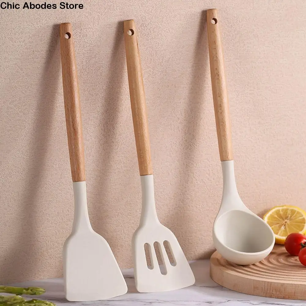 

3Pcs Non-slip Silicone Spoon Shovel Wooden Handle Anti-scalding Non-Stick Spatula Easy To Clean Hanging Pot Spatula Set