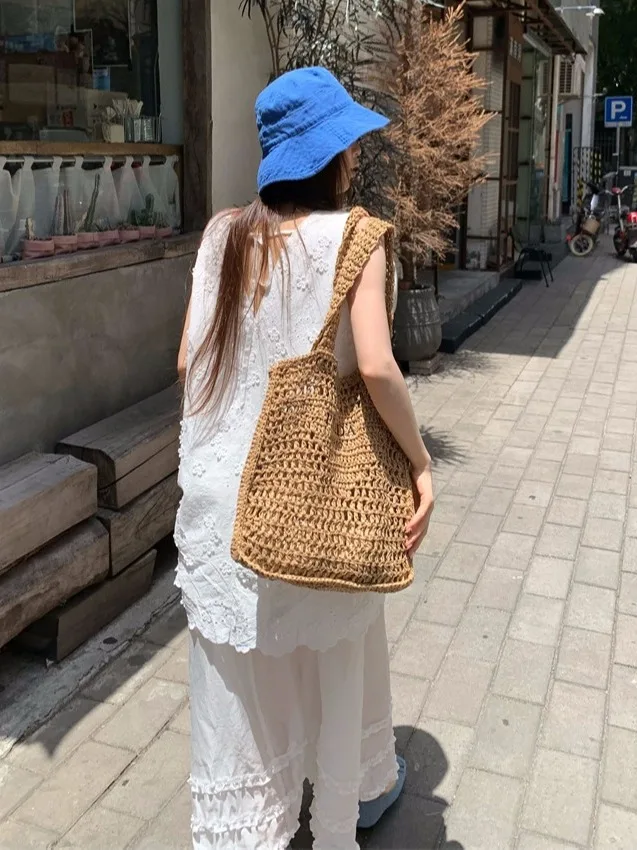 Été belle brodée florale asymétrique Svel Dr coréen Sle vêtements pour femmes t-shirt couture dimensionnelle D...