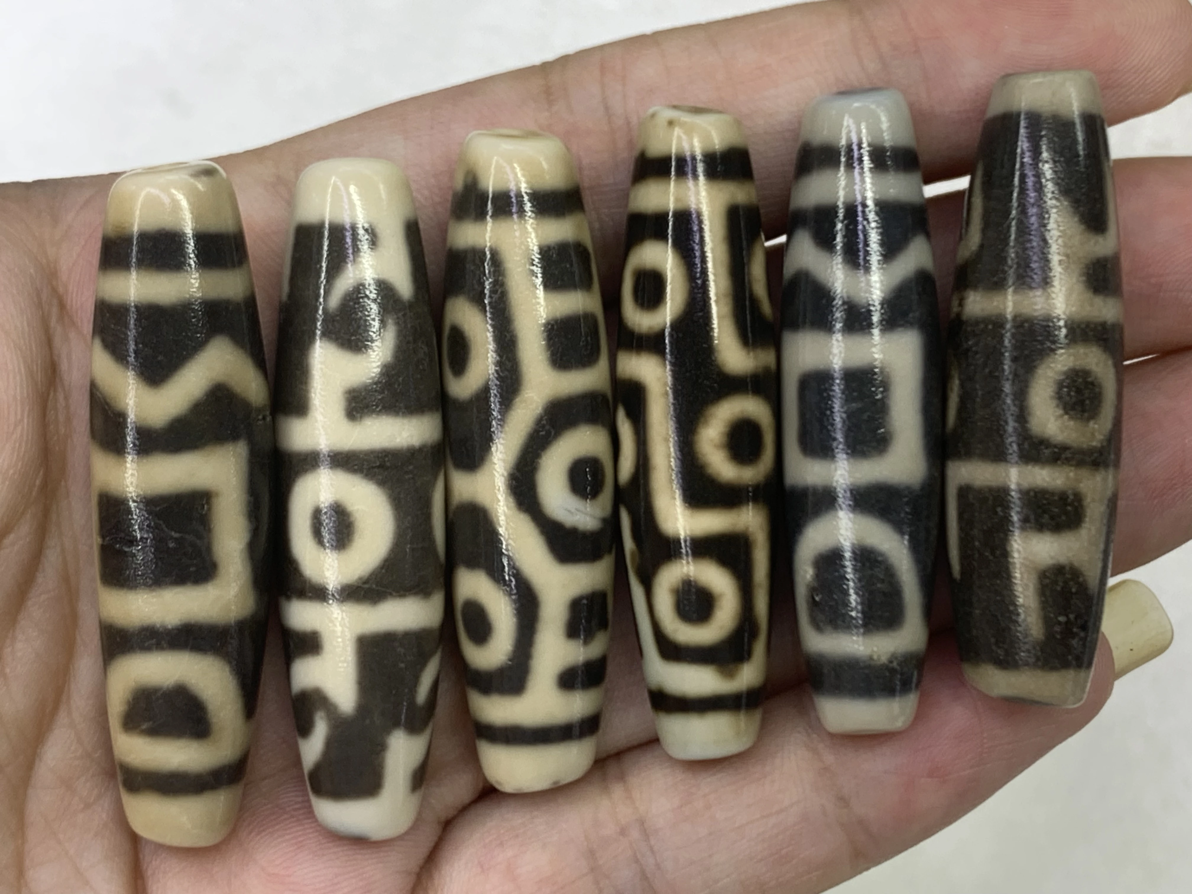 

1pcs/lot Natural Agate Black & White Dzi Weathering lines White core holes 40-45mm diy Necklace pendant Accessories jewelry