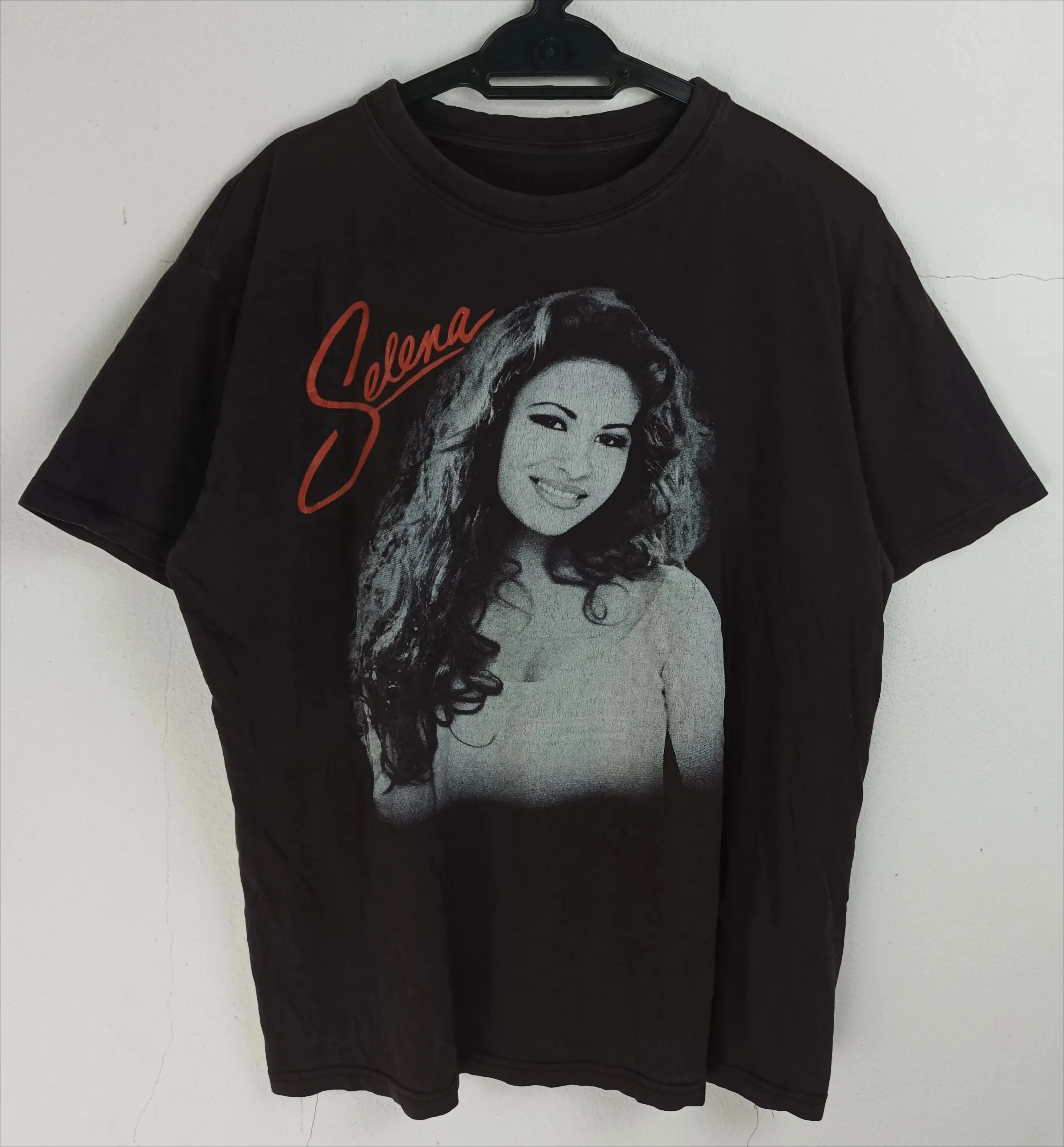 Queen Street Fashion - T-shirt vintage con stampa «SELENA, REGINA