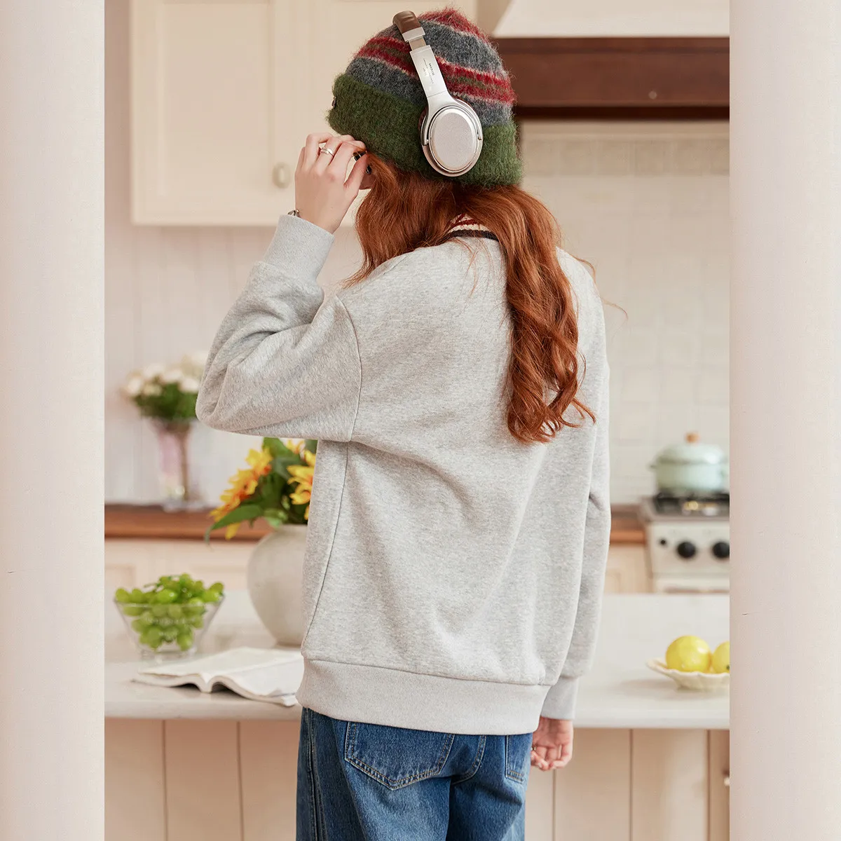 LOUIS YAO New Cartoon Letter Printed Loose Women's Sweatshirts 2025 Winter Thick Velvet Hoodie Aging Long Sleeve Tops